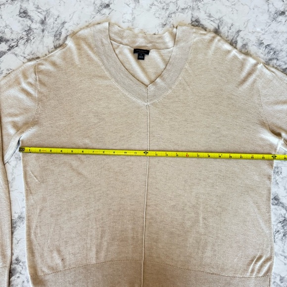 Ann Taylor Long Sleeve Beige sweater Sz XL - Picture 5 of 7
